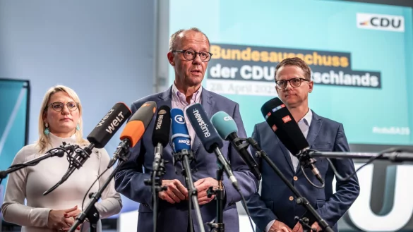 Personelle Klarheit - Union legt Liste der Kabinettsmitglieder vor. - © Michael Kappeler/dpa