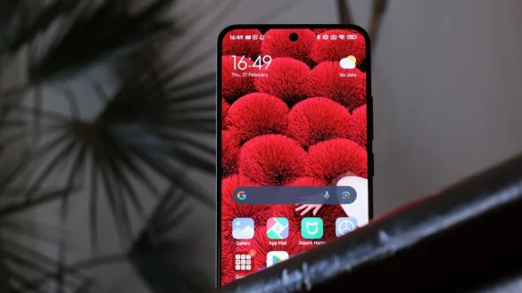 Soll l&auml;nger bl&uuml;hen: Xiaomi verspricht f&uuml;r das 15 vier Jahre Android-Updates und dann noch einmal sechs Jahre Sicherheitspatches. - &copy; Coman Hamilton/dpa-tmn