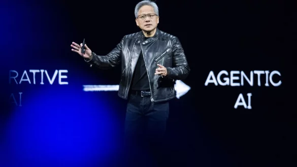 Nvidia-Chef Jensen Huang schwört die Welt auf ein KI-Zeitalter ein - für das seine Firma die Chips liefern will. - © Nic Coury/FR171100 AP/AP/dpa