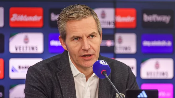 Deutliche Worte von Schalkes Aufsichtsratsboss Axel Hefer - © Tim Rehbein/dpa