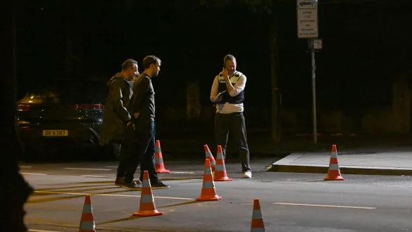 Warum die Frau auf die Menschen eingestochen hat, ist bislang unklar. - © Felix Hörhager/dpa