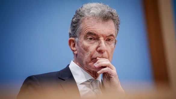 MSC-Leiter Christoph Heusgen bleibt bei seiner Linie in Sachen AfD und BSW. - © Kay Nietfeld/dpa