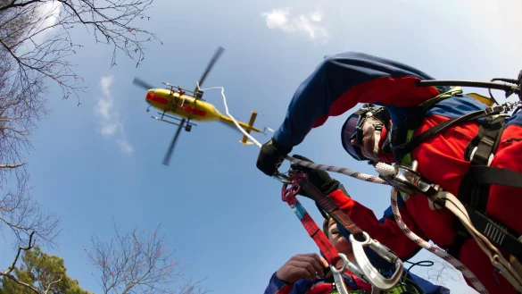 Der elfj&auml;hrige Junge wurde mit dem Rettungshubschrauber in ein Krankenhaus gebracht. (Symbolbild) - &copy; picture alliance / dpa