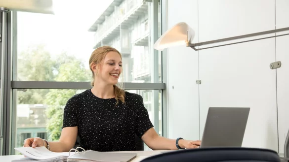 Beruf mit Zukunft? In bestimmten Ausbildungen ist das Automatisierungspotenzial hoch, das muss aber nicht zwingend gegen die Lehre sprechen. - &copy; Christin Klose/dpa-tmn