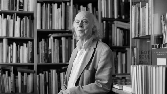 Der durch Tiktok und Instagram bekannte Antiquar und Literaturkenner Klaus Willbrand ist im Alter von 83 Jahren gestorben (Archivbild). - &copy; Rolf Vennenbernd/dpa