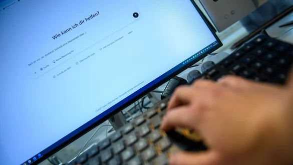 Die neue Variante von ChatGPT übertrieb es mit Zuspruch für die Nutzer. (Archivbild) - © Klaus-Dietmar Gabbert/dpa