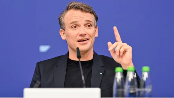 SAP-Chef Klein wehrt sich gegen Kritik wegen gestrichener Frauenquote. (Archivbild) - © Uwe Anspach/dpa