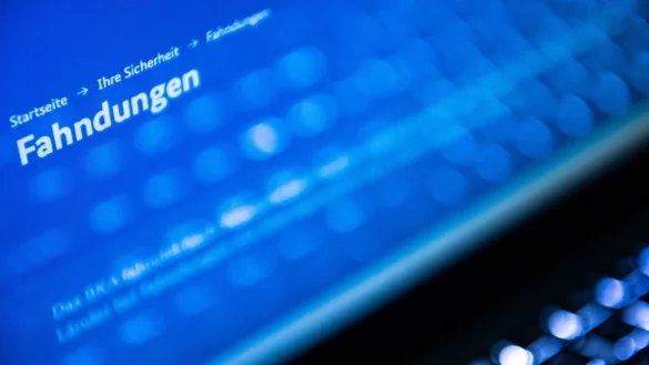 1996 verschwand die damals achtj&auml;hrige Debbie in D&uuml;sseldorf auf dem Heimweg von der Schule (Foto-Illustration). - &copy; Silas Stein/dpa