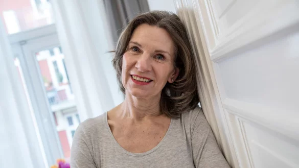 Statt den negativen Gedanken Raum zu geben, können Frauen in den Wechseljahren versuchen, den Blick auf positive Veränderungen zu lenken. - © Christin Klose/dpa-tmn