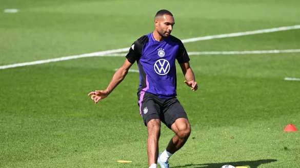 Jonathan Tah dürfte nach den Nations-League-Spielen mit dem Nationalteam schon schnell für den FC Bayern im Einsatz sein. - © Federico Gambarini/dpa