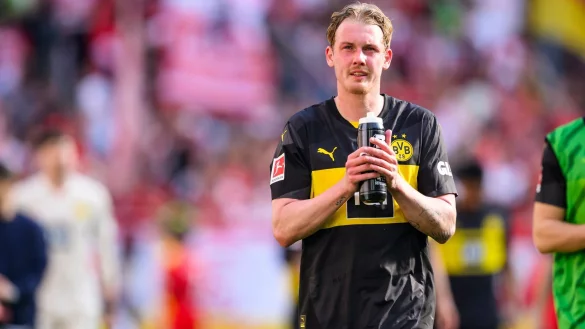 Julian Brandt hat sich zu seinem neuen Mitspieler Jobe Bellingham geäußert. - © Tom Weller/dpa
