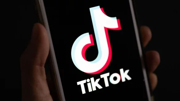 Die europäische Datenschutz-Organisation Noyb hat sechs Datenschutz-Beschwerden gegen chinesische Firmen wie Tiktok eingereicht. - © Monika Skolimowska/dpa