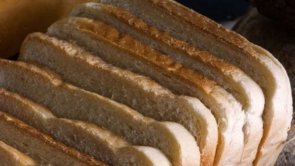 Goldbraun und gut? Stiftung Warentest hat 24 verschiedene Sorten Toast getestet. - © Hans-Jürgen Wiedl/dpa-Zentralbild/dpa-tmn