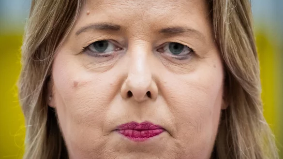 Arbeitsministerin B&auml;rbel Bas (SPD) h&auml;lt trotz der Kritik der Arbeitgeber am Tariftreuegesetz fest. (Archivbild) - &copy; Christoph Soeder/dpa