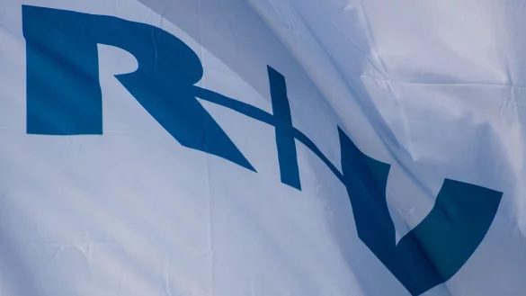 Die R+V Versicherung übertrifft 2024 das Vorjahresergebnis deutlich (Archivbild). - © Andreas Arnold/dpa