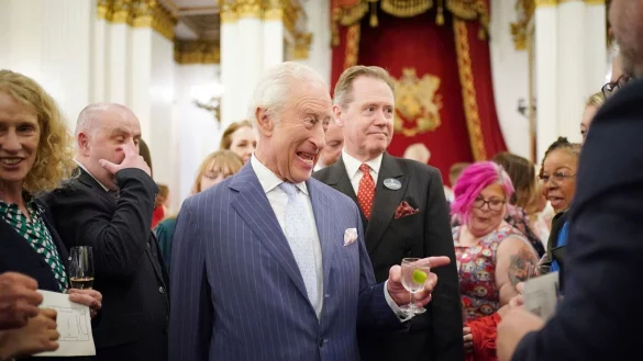 Der britische König Charles ist selbst an Krebs erkrankt. - © Yui Mok/Pool PA/AP/dpa