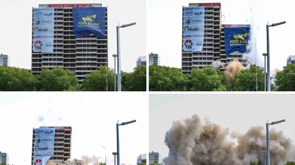 Die Sprengung verlief wie von der Stadt vorgesehen. - &copy; Christoph Reichwein/dpa