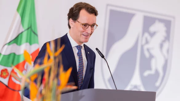 Die SPD-Opposition fragt in der BLB-Bau-Korruptionsaff&auml;re auch nach politischer Verantwortung der Landesregierung f&uuml;r die Kontrolle des Landesbetriebs. (Archivbild) - &copy; Rolf Vennenbernd/dpa