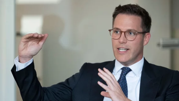 Der baden-w&uuml;rttembergische CDU-Chef Manuel Hagel warnt vor den Folgen eines Verbrennes-Aus f&uuml;r die Autobranche (Archivbild) - &copy; Marijan Murat/dpa