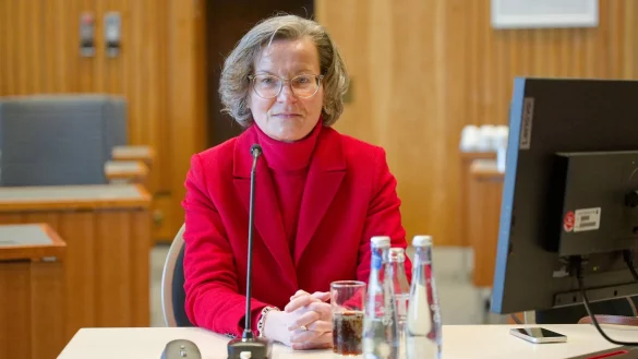 NRW-Kommunalministerin Ina Scharrenbach (CDU) musste im Untersuchungsausschuss zur Hochwasserkatastrophe das vierte Mal aussagen. - &copy; Henning Kaiser/dpa