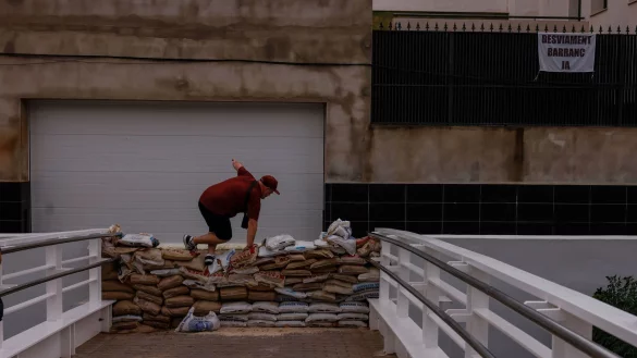 Ein Ex-Hurrikan zog &uuml;ber den Atlantik und setzte Teile Spaniens unter Wasser. - &copy; Rober Solsona/Europapress/dpa