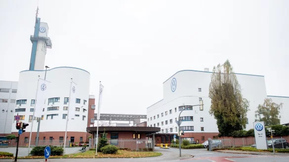 Das VW-Werk Osnabrück steht vor einer ungewissen Zukunft. (Archivfoto) - © Hauke-Christian Dittrich/dpa