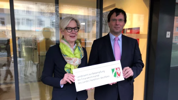 Landesamt zur Bekämpfung der Finanzkriminalität einsatzbereit. (Archivbild) - © Frank Christiansen/dpa