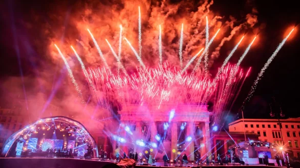 Deutschlands gr&ouml;&szlig;te Silvesterparty in Berlin am Brandenburger Tor war lange Tradition. - &copy; Christoph Soeder/dpa