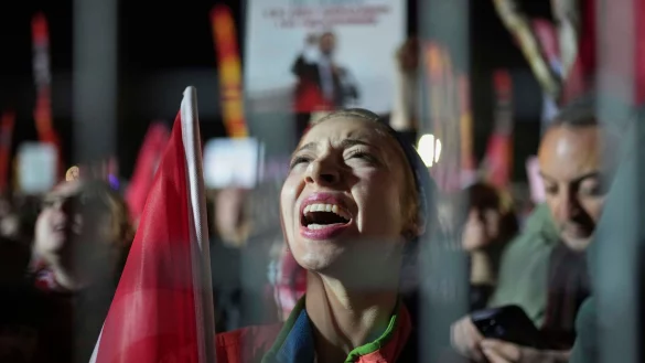 Die Proteste in der Türkei werden getragen von einer jungen Generation. - © Francisco Seco/AP/dpa