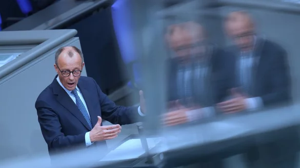 Gleich das erste Vorhaben des wahrscheinlich künftigen Kanzlers Merz droht zu scheitern. - © Michael Kappeler/dpa