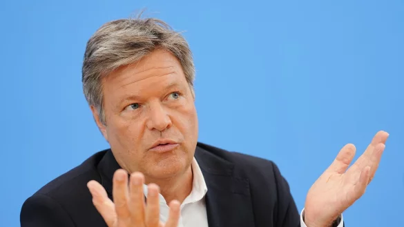 Musste schlechte Nachrichten verkünden: Minister Habeck. - © Kay Nietfeld/dpa