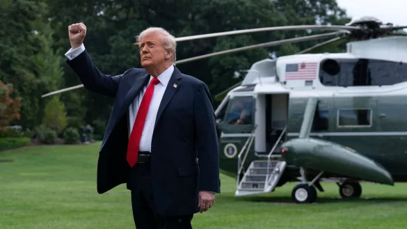 Trump spricht eine Warnung an die Hamas aus. - &copy; Jose Luis Magana/FR159526 AP/AP/dpa