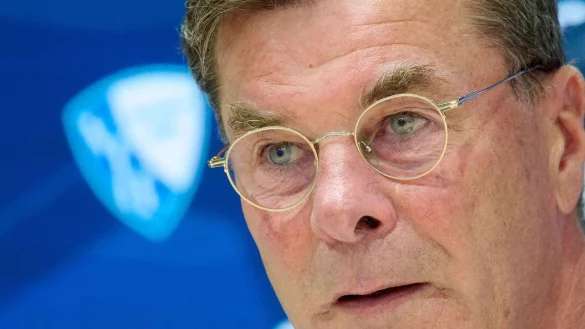 Kämpft beim 1. FC Heidenheim um den Klassenerhalt: Bochums Trainer Dieter Hecking. - © Bernd Thissen/dpa