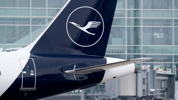 Wegen eines medizinischen Notfalls ist eine Lufthansa-Maschine mit 205 Menschen an Bord zehn Minuten ohne aktiven Piloten im Cockpit geflogen. - © Sven Hoppe/dpa