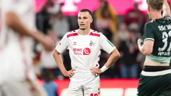 Wurde nach einer körperlichen Auseinandersetzung auf einem Partyschiff verletzt: Kölns Stürmer Tim Lemperle. - © Marius Becker/dpa