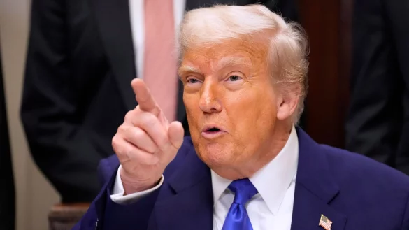 Die deutsche Gründerbranche setzt auf ausländische Talente - und die USA, wo Donald Trump für Turbulenzen sorgt (Archivbild). - © Mark Schiefelbein/AP/dpa