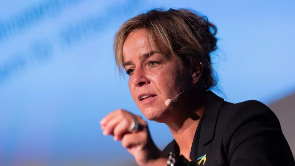 Das milliardenschwere Finanzpaket braucht auch im Bundesrat eine Zweidrittelmehrheit. - © Rolf Vennenbernd/dpa