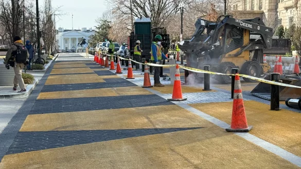 Bauarbeiten vor Trumps Fenster - © Thomas Müller/dpa
