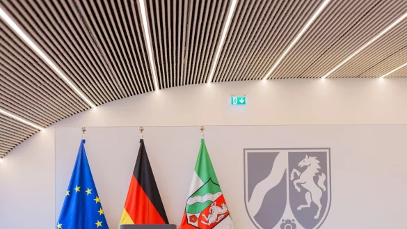 Unter anderem bei den Kosten f&uuml;r die Leuchten in diesem Raum soll das Land NRW betrogen worden sein. (Archivfoto) - &copy; Rolf Vennenbernd/dpa