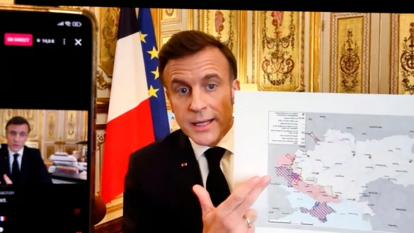 Macron will Trump davon überzeugen, beim Thema Ukraine mit den Europäern an einem Strang zu ziehen. - © Ludovic Marin/AFP/dpa