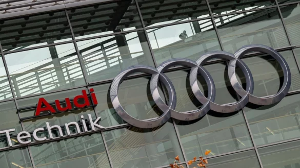 Den Mitarbeitern von Audi drohen Einkommenseinbu&szlig;en. (Archivbild) - &copy; Peter Kneffel/dpa