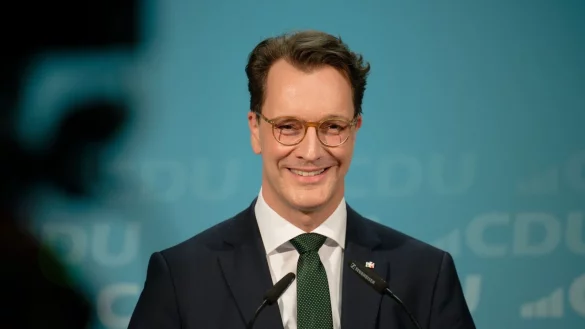 F&uuml;r Ministerpr&auml;sident Hendrik W&uuml;st (CDU) wurden auch 2024 oft Fotografen oder Videoteams von der Staatskanzlei gebucht. (Archivfoto) - &copy; Henning Kaiser/dpa