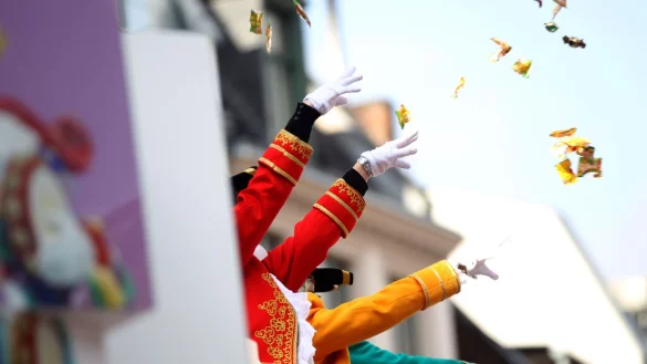 In einigen Regionen in Deutschland - wie zum Beispiel im Rheinland - ist Karneval ein echter Wirtschaftsfaktor. - © Oliver Berg/dpa/dpa-tmn