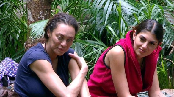 Lilly Becker (l) und Yeliz Koc konnten das Aus für Yeliz kaum glauben. (Archivbild) - © ---/RTL/dpa