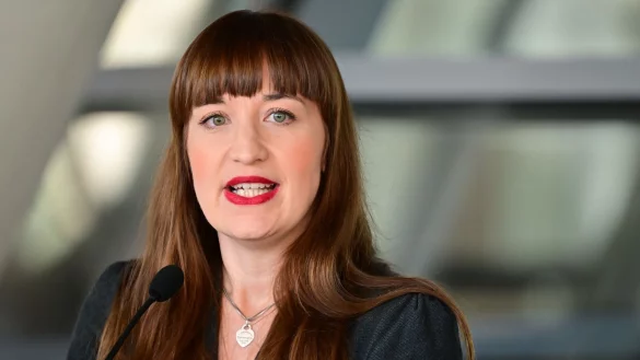 Linksfraktionschefin Heidi Reichinnek wurde nicht gewählt. (Archivbild) - © Sebastian Christoph Gollnow/dpa