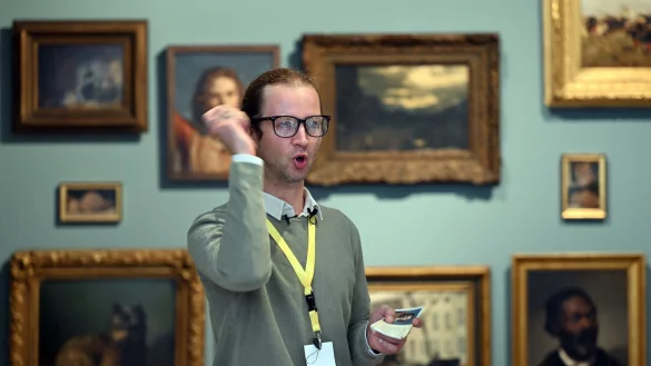 Der schlecht gelaunte &laquo;Grumpy Guide&raquo; im D&uuml;sseldorfer Kunstpalast ist ein riesiger Publikumserfolg. - &copy; Federico Gambarini/dpa