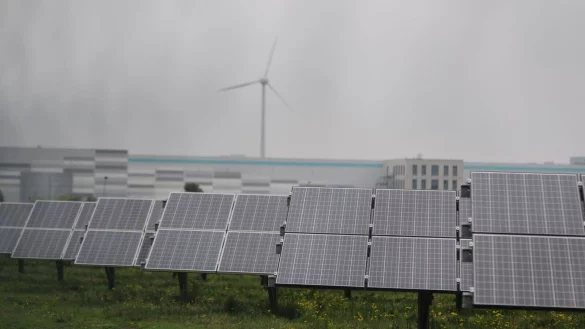 Meyer Burger scheitert an Billigkonkurrenz aus China (Archivbild) - &copy; Simon Kremer/dpa
