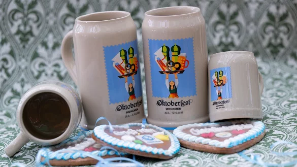 Die Krüge sind auch Sammlerstücke. - © Sven Hoppe/dpa