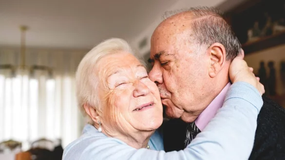 Mehr als bloß Sex: Nähe in einer Partnerschaft hat viele Formen. - © Gemma Ferrando/Westend61/dpa-tmn