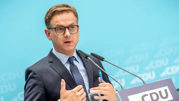 CDU-Generalsekret&auml;r Linnemann: &laquo;Wenn man die AfD stark machen will, soll man ruhig solche Interviews st&ouml;ren.&raquo; - &copy; Michael Kappeler/dpa